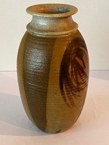 lot 21 image: Pottery Vase by Ed Palmer