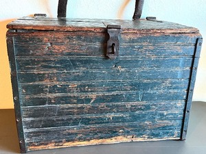 lot 7 image: Primitive Wooden Crate with Leather Straps