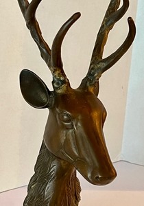 lot 20 image: Vintage Bronze Elk Figurine