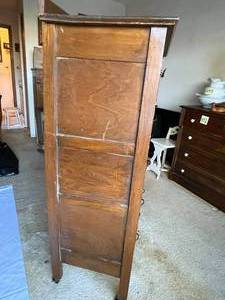 lot 137 image: Vintage 6 Drawer Wooden Dresser on Castors