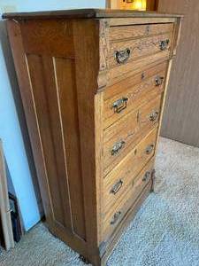 lot 156 image: 5 Drawer Vintage Dresser