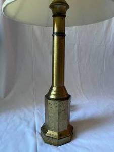lot 164 image: Vintage Brass Table Lamp