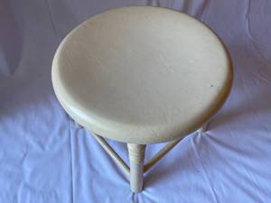 lot 169 image: Vintage Wooden Foot Stool