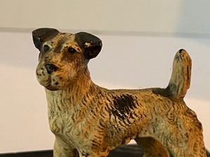 lot 30 image: Vintage Airedale Terrier Figurine Bookend