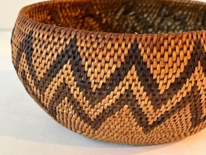 lot 19 image: Vintage Native American Woven Basket