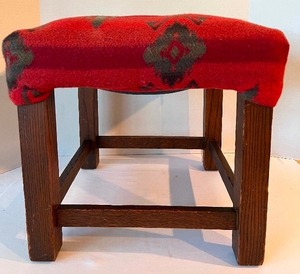 lot 37 image: Vintage Arts and Crafts Style Wooden Upholstered Top Bench