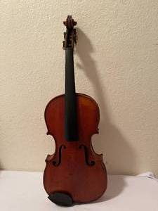 lot 192 image: Vintage Violin With Case and Bows