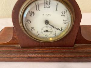 lot 199 image: 8 Day Sessions Clock Company Table Clock
