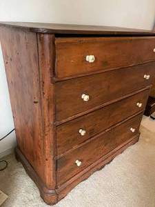 lot 221 image: Vintage 4 Drawer Wooden Dresser