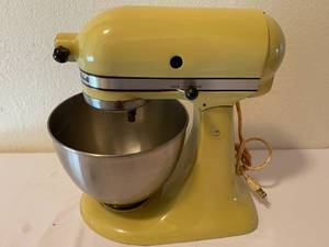 lot 236 image: Vintage Kitchen Aid Mixer Model K45