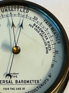 lot 102 image: Vintage Universal Barometer