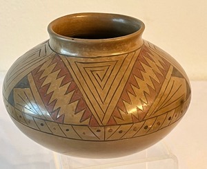 lot 13 image: Native American Flora Rodriguez Pottery Bowl