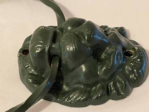 lot 279 image: Vintage Metal Lions Head Towel Holder