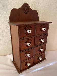 lot 283 image: Vintage Wooden Wall Mount Spice Rack