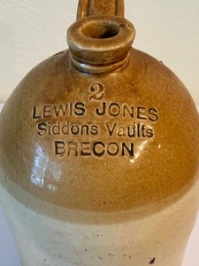 lot 214 image: Lewis Jones Siddons Vaults Vintage Jug