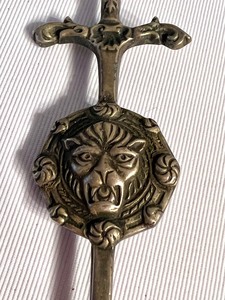 lot 331 image: Vintage Silver Kilt Pin