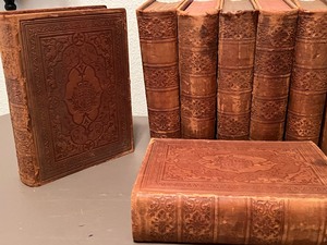 lot 328 image: Eight Volume Set of Leather Bound Vintage Encyclopedias