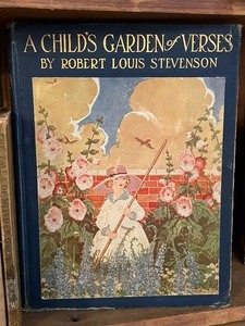 lot 322 image: Grouping of Vintage Childrens Books