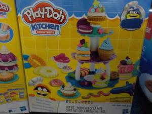 2 Play Doh Kitchen Creations...