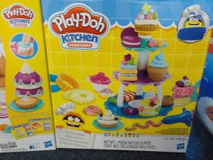 2 Play Doh Kitchen Creations...