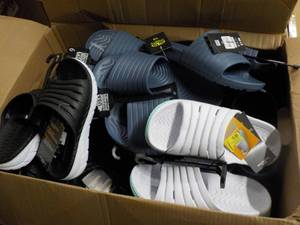 20 Pair Womens and Mens Slides v...