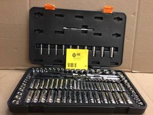 GEARWRENCH 106 PC. SAEMetric Mechanic Tool Set not used