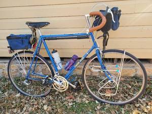 lot 2 image: TREK 600 Series bicycle