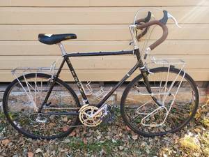 lot 3 image: TREK Bicycle