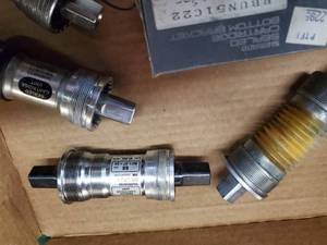 lot 16 image: Parts - Cartridge Brackets