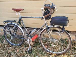 lot 5 image: Raleigh Portage Bicycle