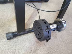 lot 36 image: Stationary Trainer Stand