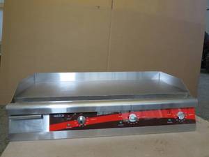lot 1 image: Avantco EG36N 36 Electric Countertop Griddle - 208240V,Unused
