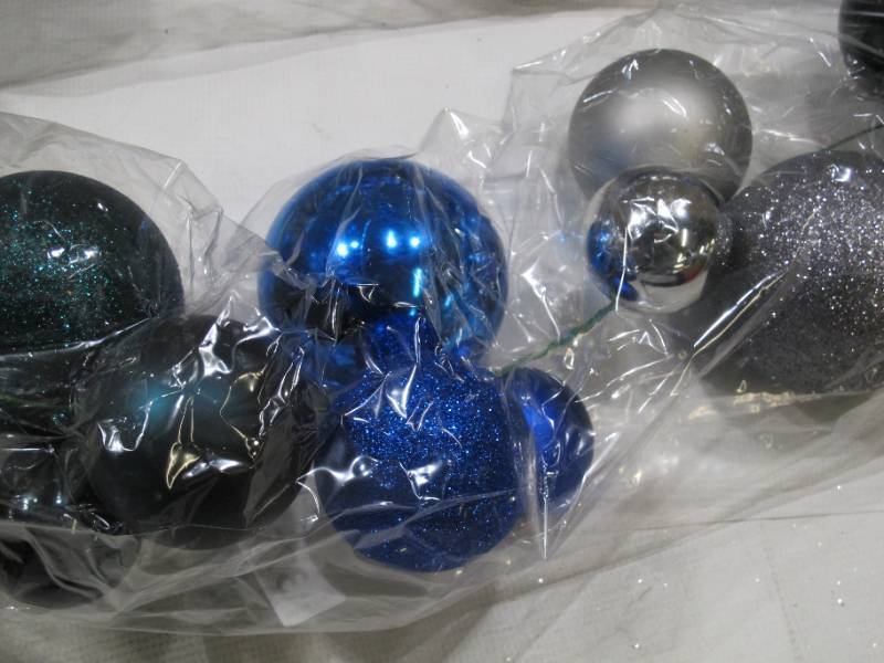lot 801 image: Vickerman Christmas Ornament Garland 6 - Sea Blue  Midnight Blue  Wrought Iron - Assorted - Ball