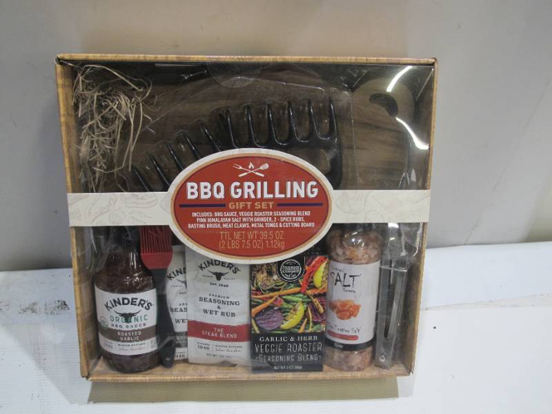 lot 669 image: BBQ Grilling Gift Set