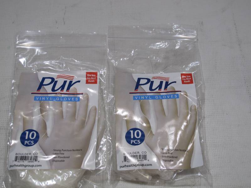 lot 733 image: NEW 250 Pur Vinyl Disposable Gloves (125 Pairs) One Size Fits Most White Powder Free