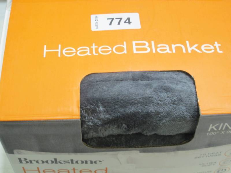 lot 738 image: Brookstone Gray- Heated Blanket Dual Zone Warming King Size 100 X 90