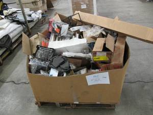 lot 512 image: Pallet of Unprocessed Product and Returns from Home Depot
