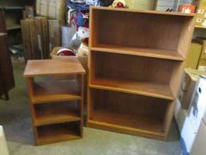 lot 462 image: (EW1) 2 Book Shelves - 43 12 x 29...