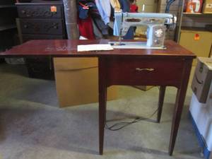 lot 464 image: (EW1) Vintage Fleetwood Deluxe Elec...