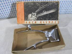 lot 466 image: (EC1) Vintage Hair Clipper with Ori...