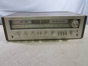 lot 1 image: (G-1) Pioneer SX-750 Stereo Receive...