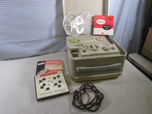 lot 29 image: (F-1) Vintage Revere Magnetic Reel-...