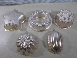 lot 36 image: (CSB) Vintage Cake Forms...
