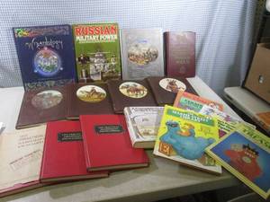 lot 42 image: (D-1) Assorted Books...