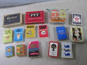 lot 44 image: (EC1) Assorted Vintage Game Cards a...