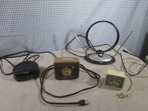 lot 49 image: (BS) Vintage Timex Electric Alarm C...