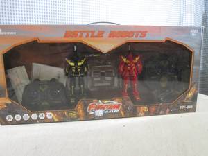 lot 56 image: (EW6) Remote Control Battle Robots ...