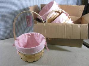 lot 75 image: (D-4) Box of 4 Wood Easter Baskets ...