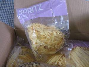 lot 78 image: (D-4) Case of 36 Bags Yellow Easter...