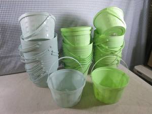 lot 82 image: (A-2T) Lot of 43 Plastic Easter Buc...